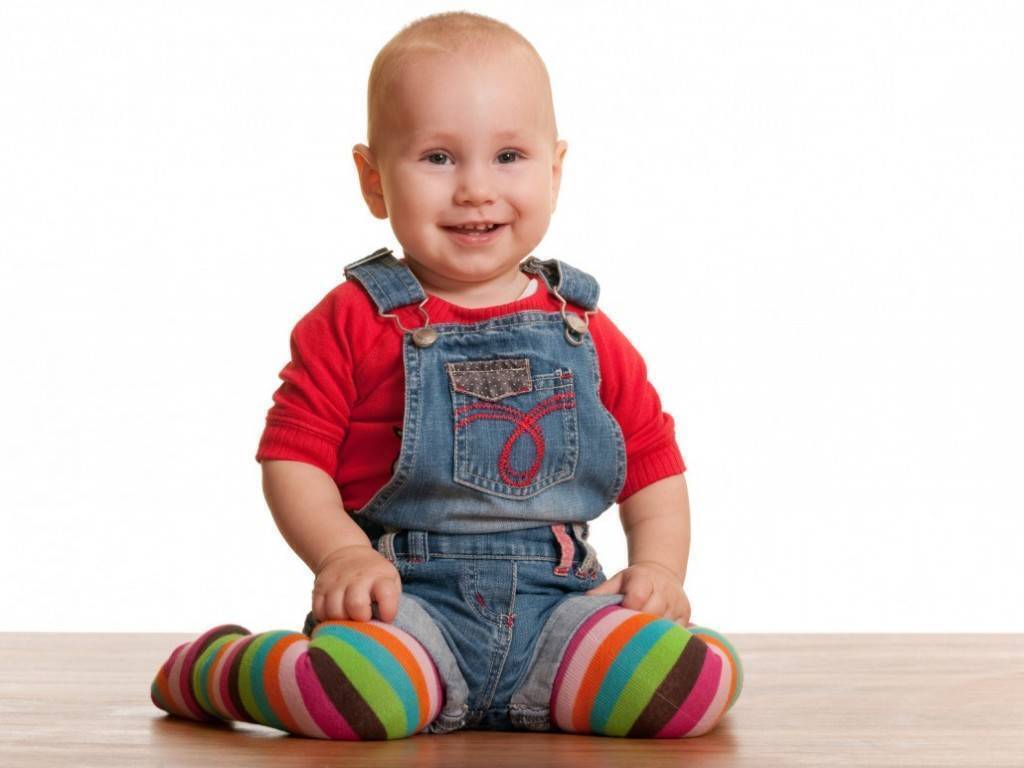Child sitting on the floor